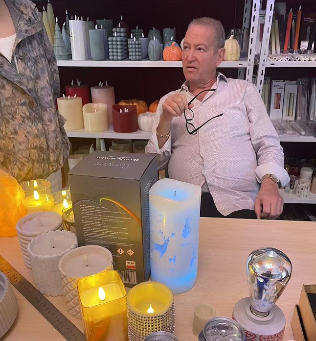 Ningbo Weizhi Electronics entrega com sucesso novo lote de pedidos personalizados de decoração de Natal e casa de LED